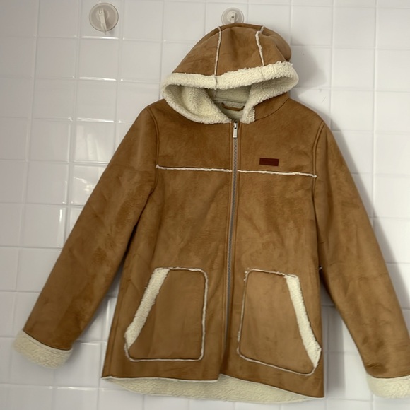 Koolaburra by UGG, color khaki hoodie jacket, size 14-16. Made with faux fur - Picture 7 of 17